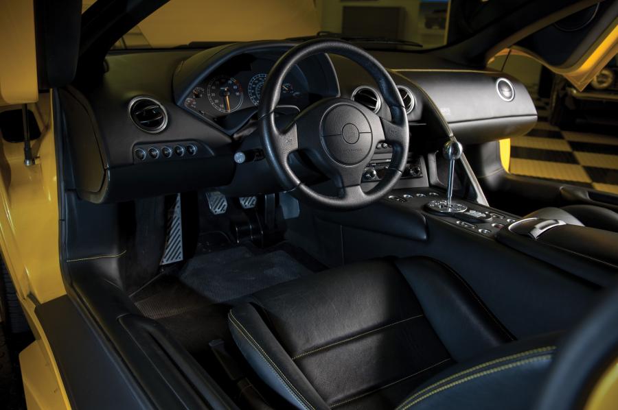  Lamborghini Murcielago 2002 года  (фото 10 из 14)